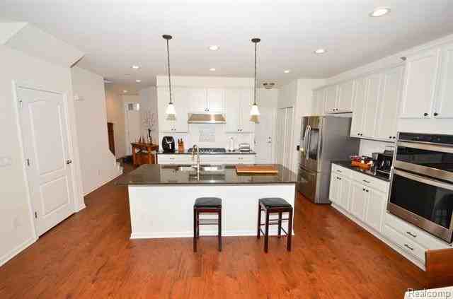 24823 Ivy - Photo 4 of 17