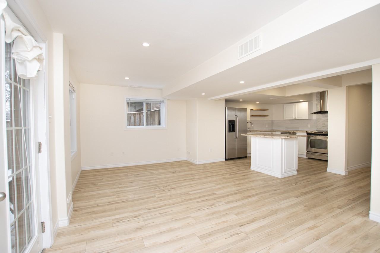 847 Garibaldi Avenue - Photo 3 of 15