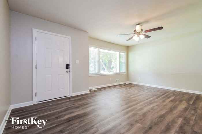 3835 Rux Rd Sw - Photo 3 of 15