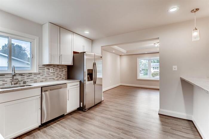 114 Oakmere Rd - Photo 3 of 18