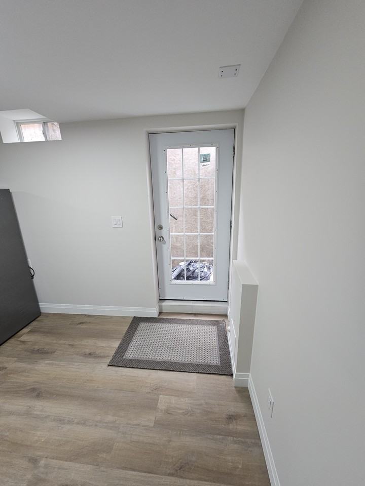 4596 Gladebrook Crescent - Photo 2 of 7