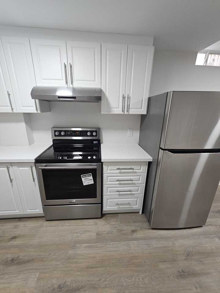4596 Gladebrook Crescent - Photo 3 of 7