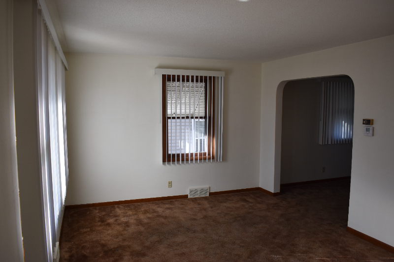 717 Willow St - Photo 2 of 11