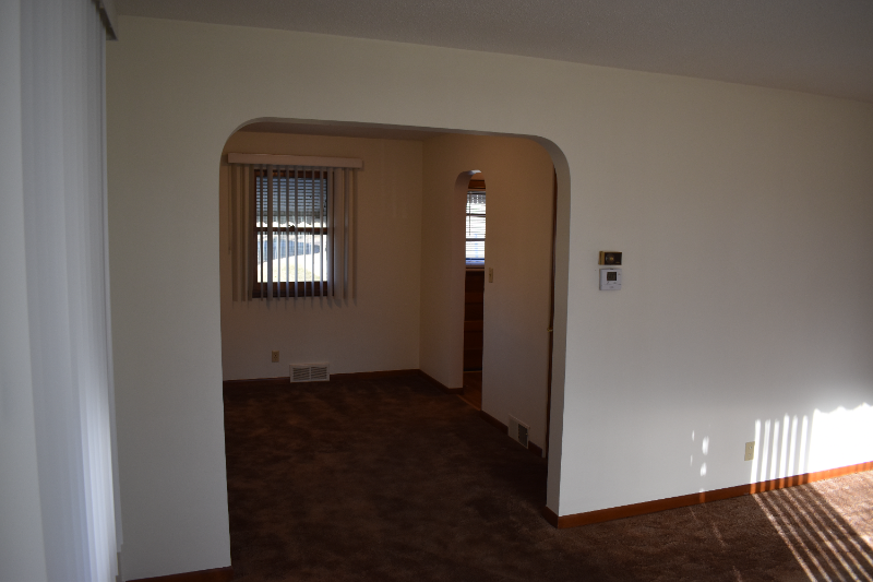 717 Willow St - Photo 3 of 11