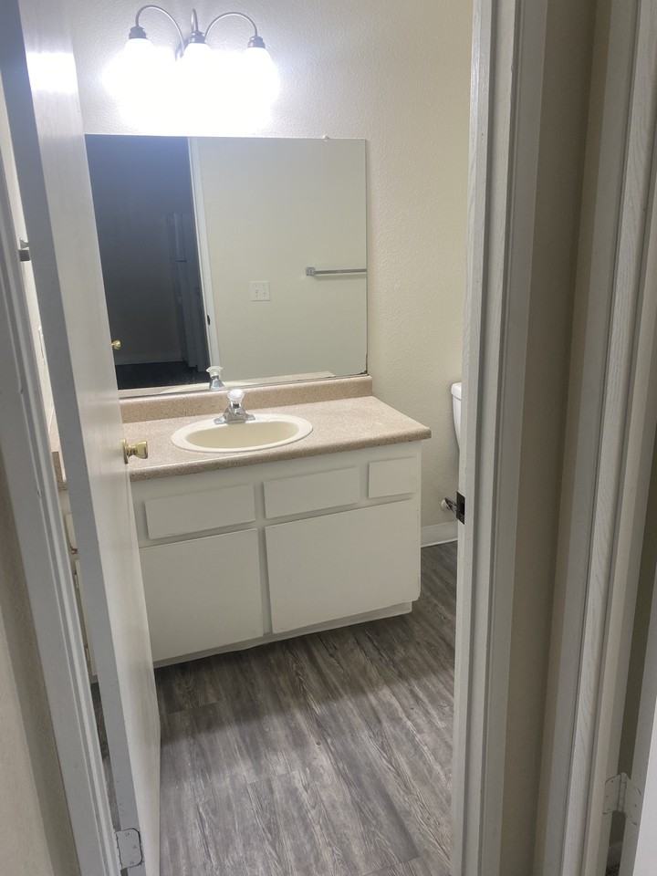 5415 College Oak Dr #506 - Photo 7 of 11