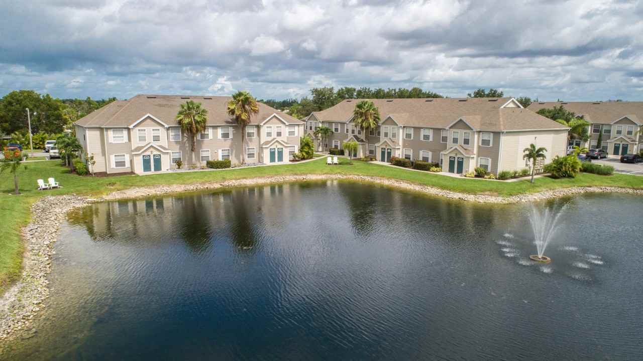 Meadow Lakes Apartments 105 Manor Blvd, Naples, FL 34104 Zumper