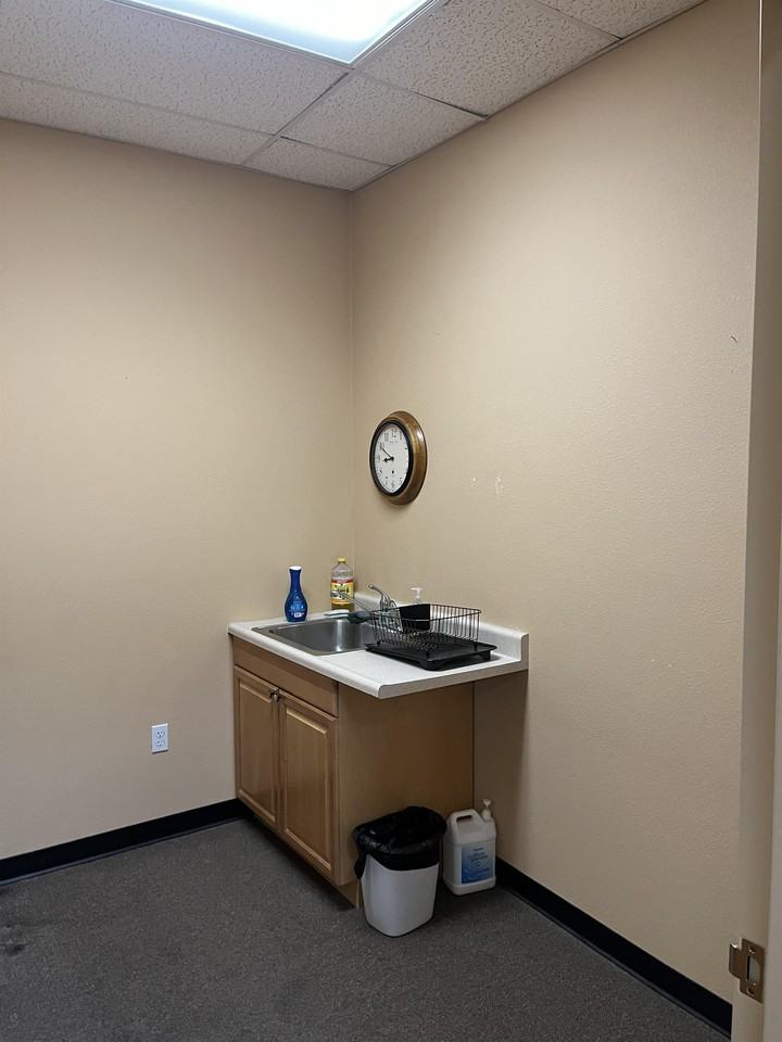 2400 Foothill Blvd #1 - Photo 7 of 8