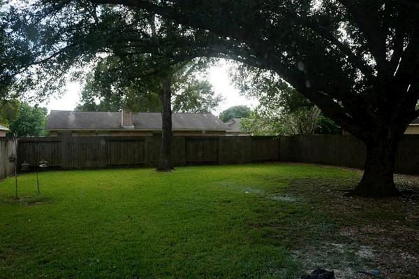 6203 Creekside Ln - Photo 2 of 12