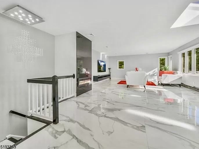 419 Ratzer Rd #NA - Photo 2 of 11