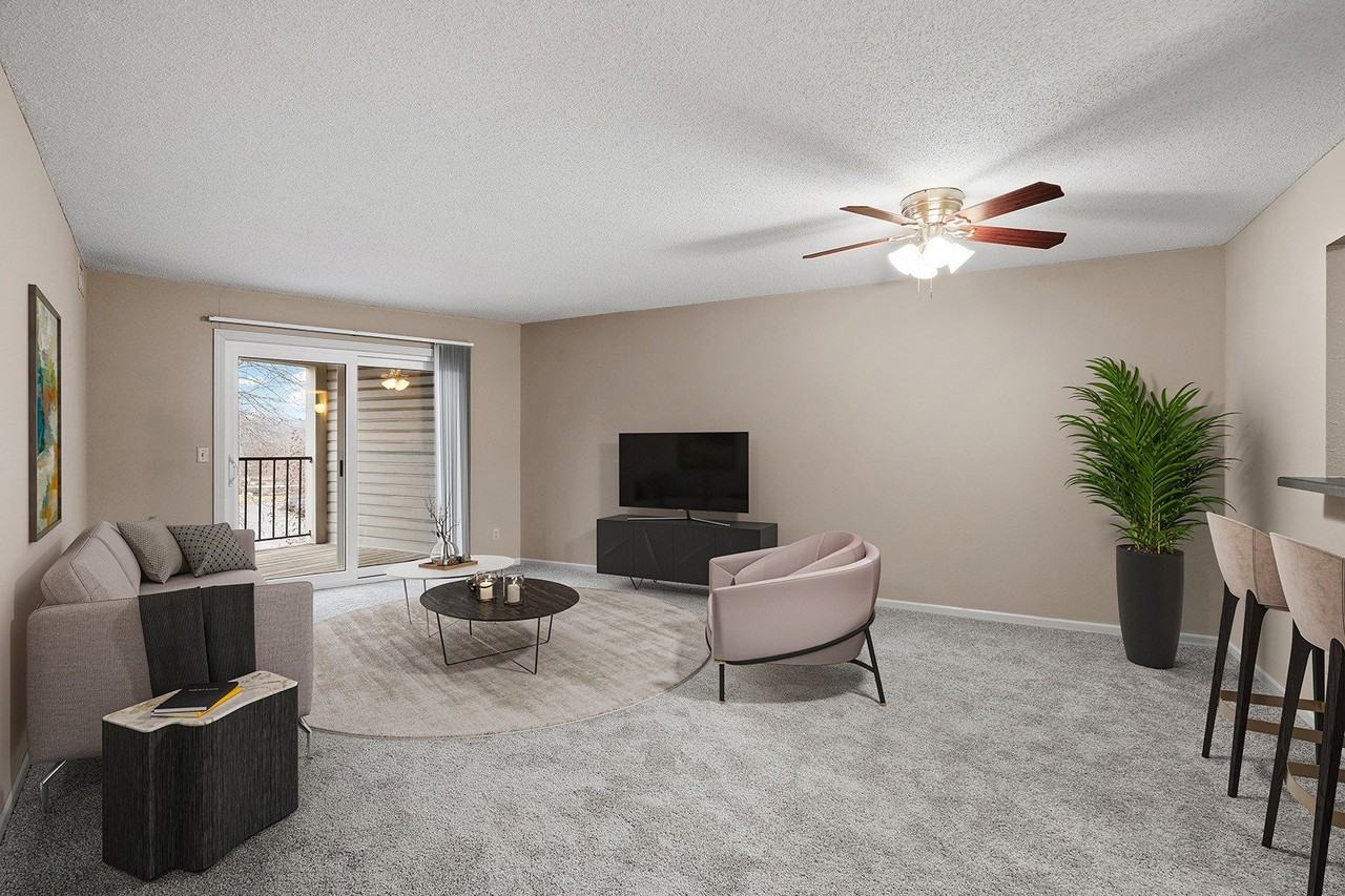 Stonehill - Photo 4 of 23