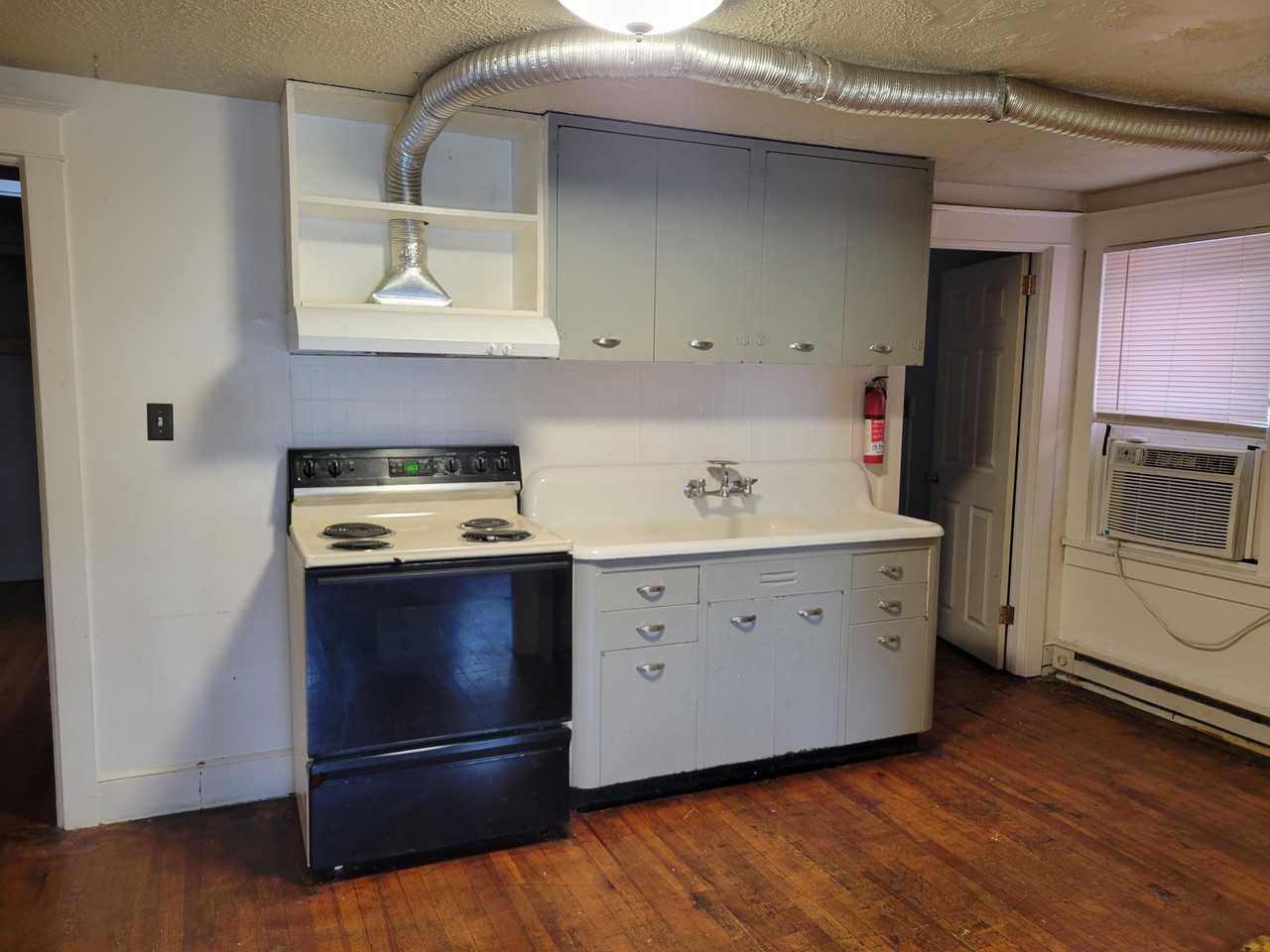 208 State St - Photo 6 of 10