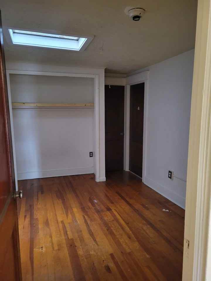 208 State St - Photo 4 of 10