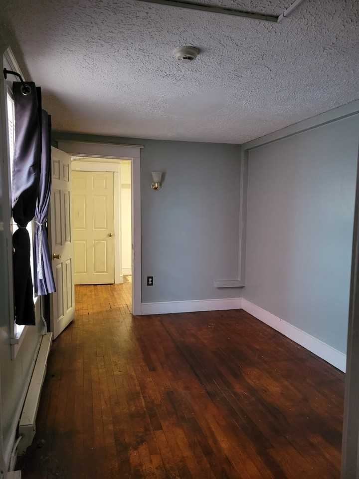 208 State St - Photo 5 of 10