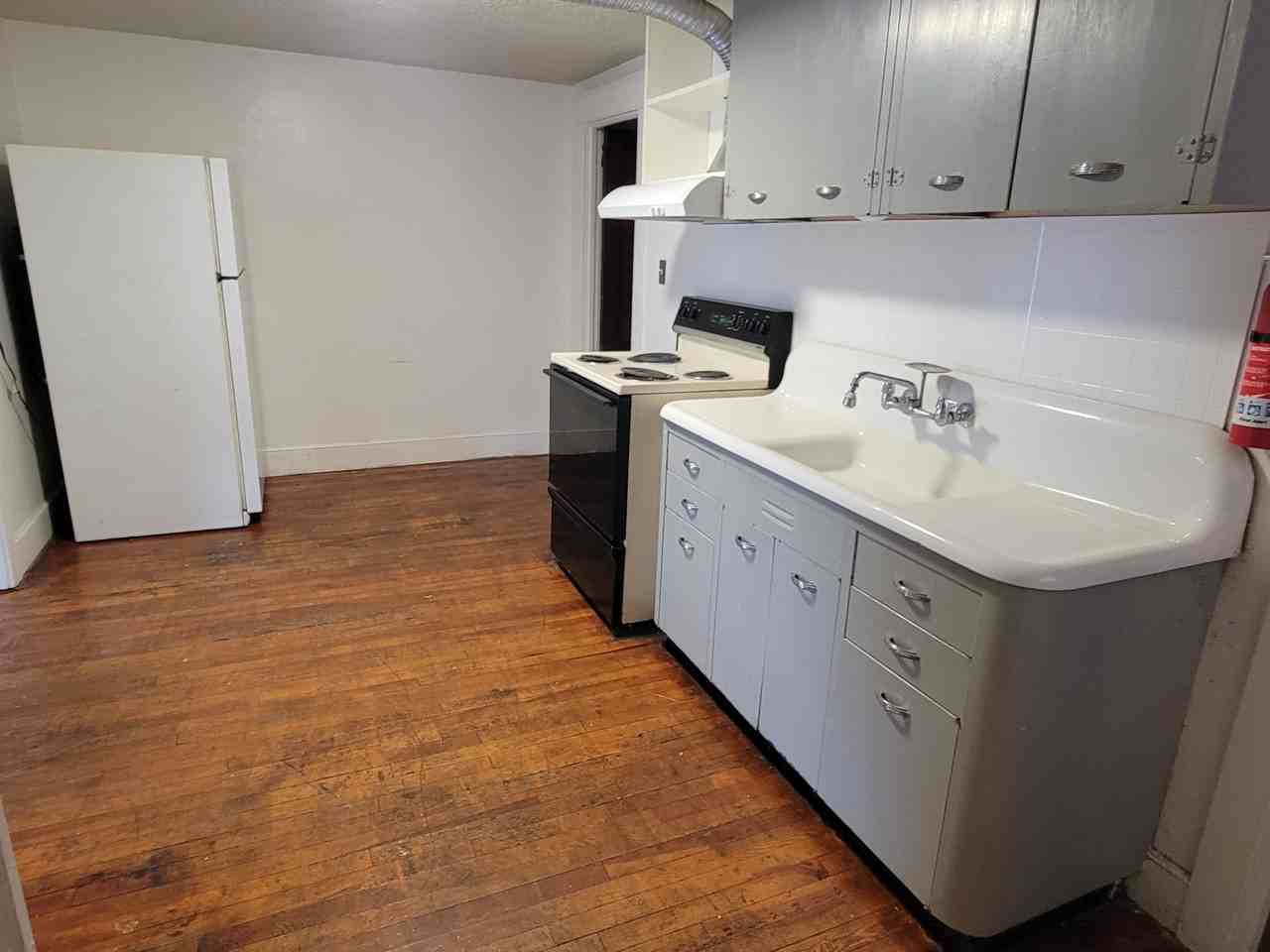 208 State St - Photo 7 of 10