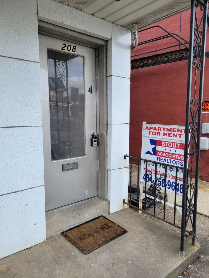 208 State St - Photo 2 of 10