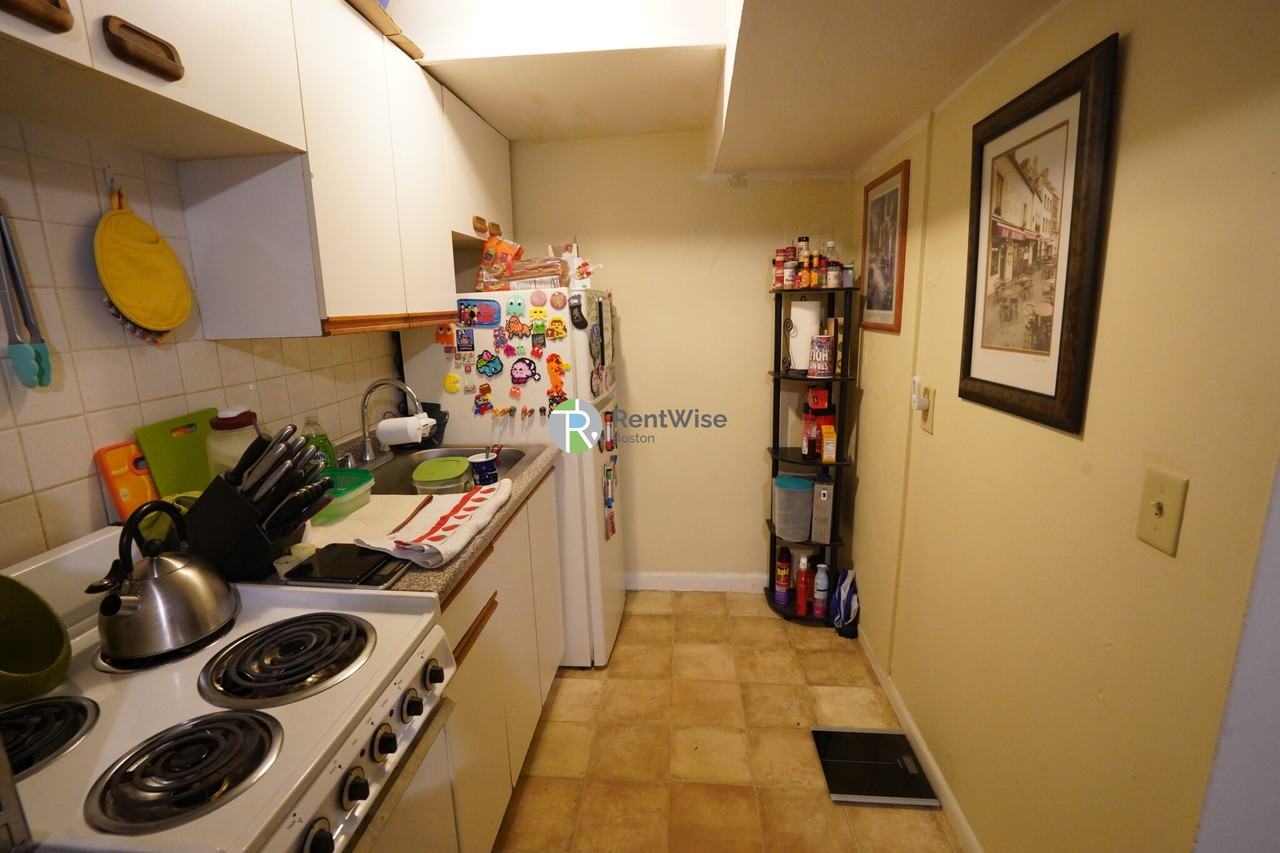 1120 Commonwealth Ave #C - Photo 5 of 29