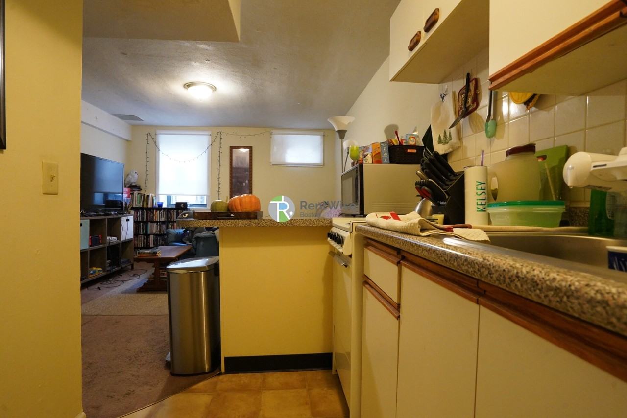 1120 Commonwealth Ave #C - Photo 6 of 29