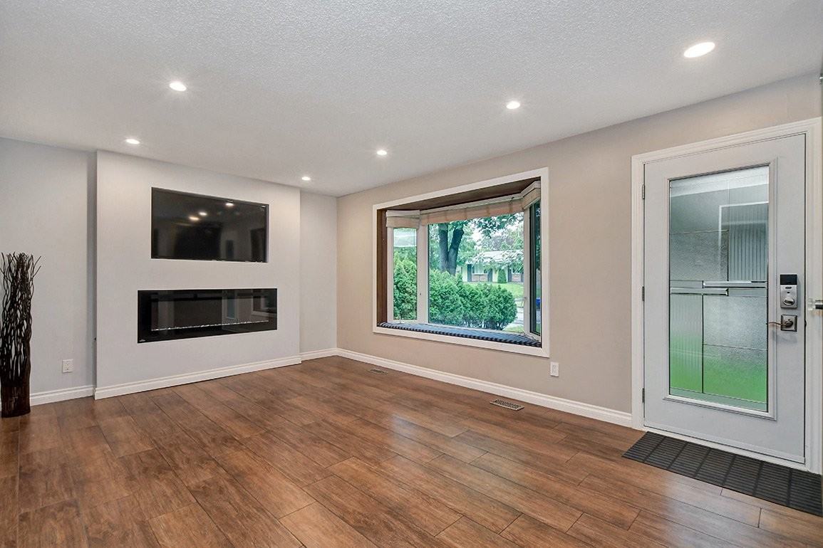 2561 Hanlon Avenue - Photo 2 of 33