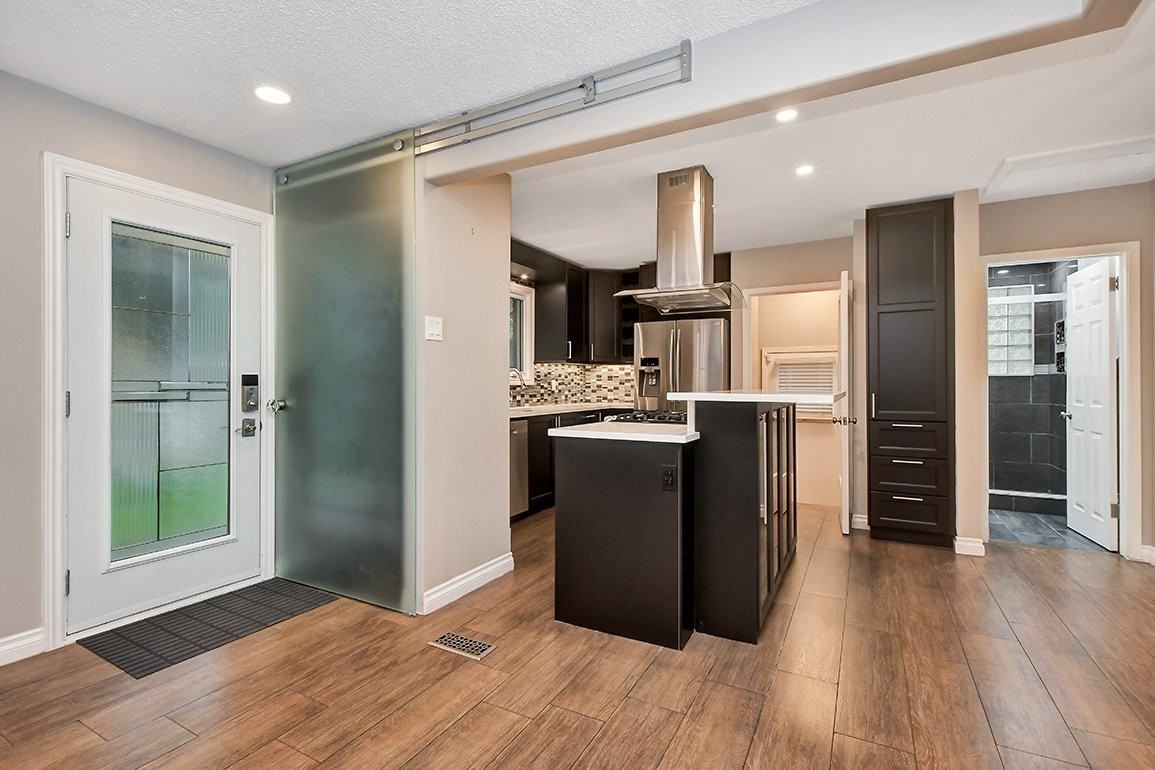 2561 Hanlon Avenue - Photo 3 of 33