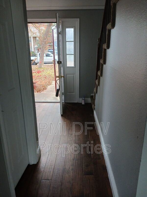 516 Briarcroft Dr - Photo 2 of 29