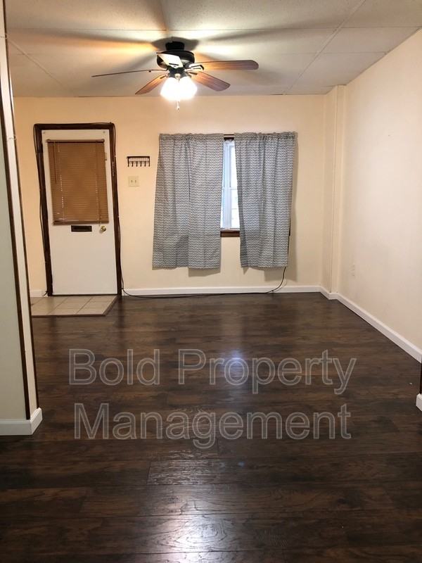 231 Chestnut St - Photo 3 of 21