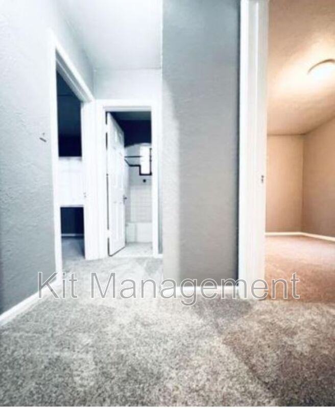 4649 Burnham Ave - Photo 5 of 6