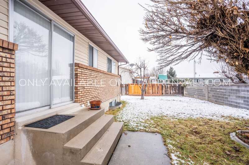 1429 Nw - Photo 4 of 29