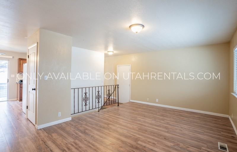 1429 Nw - Photo 5 of 29