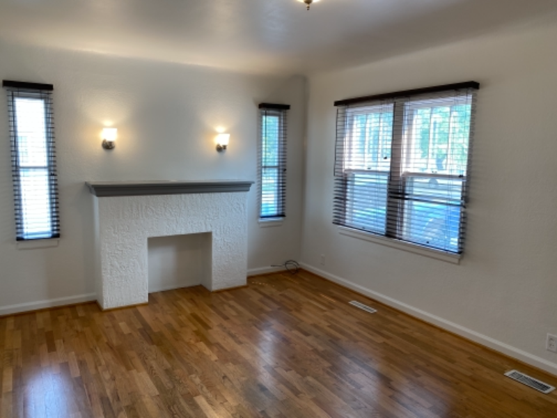 735 Wyoming Ave - Photo 4 of 19