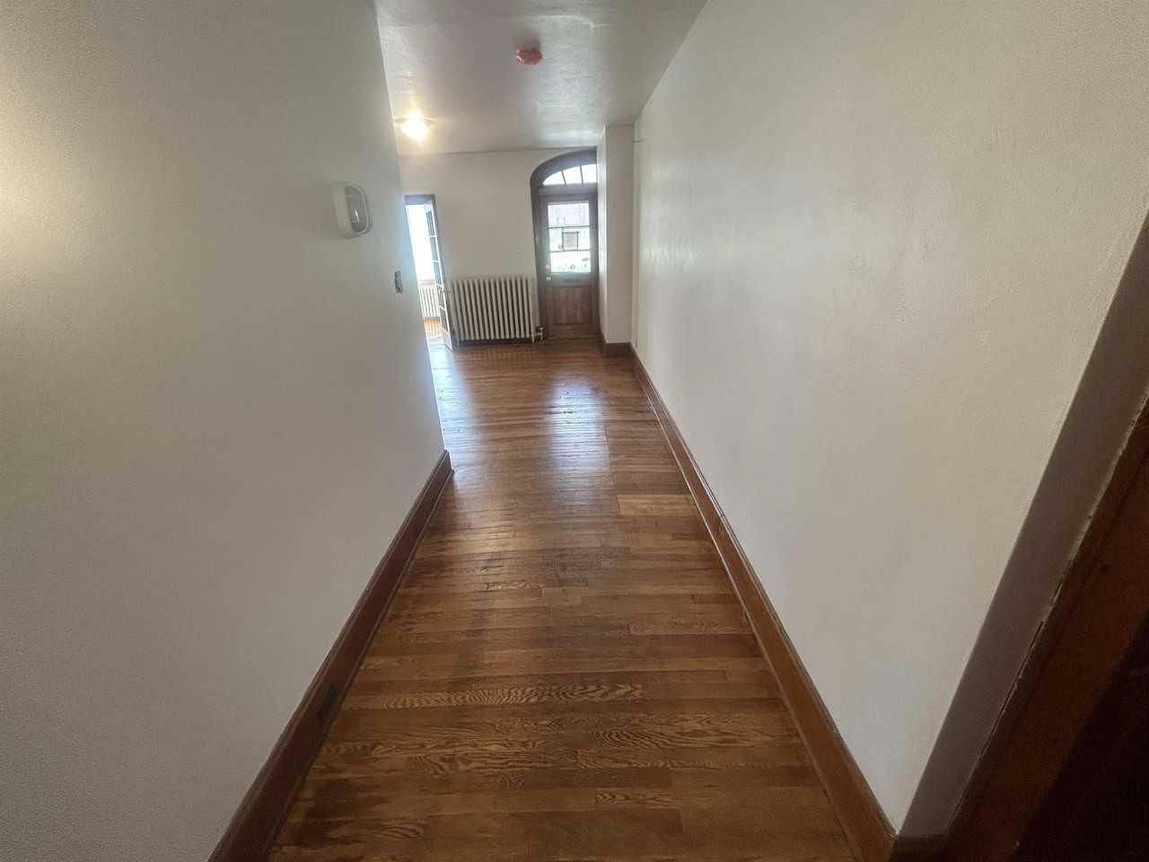 631 Coleman Avenue, 1st floor - Photo 2 of 5