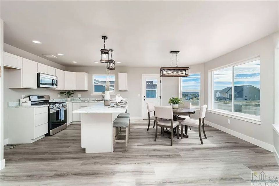 949 Anacapa Ln - Photo 3 of 7