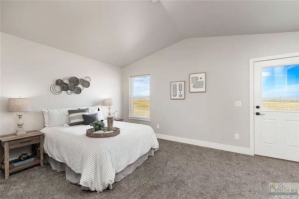 949 Anacapa Ln - Photo 4 of 7