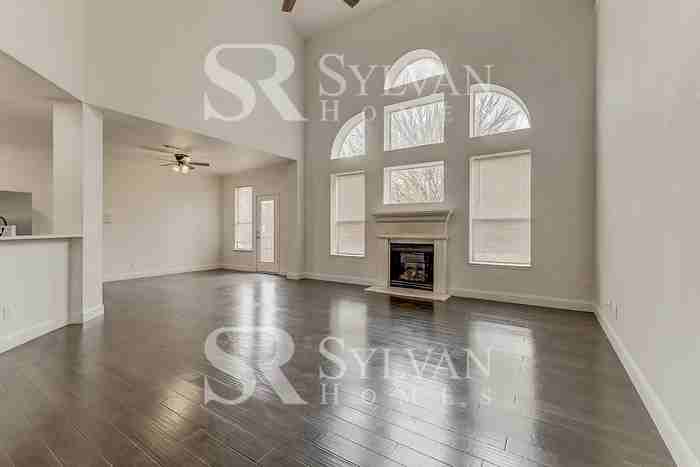 4706 Spring Lake Pkwy - Photo 3 of 16