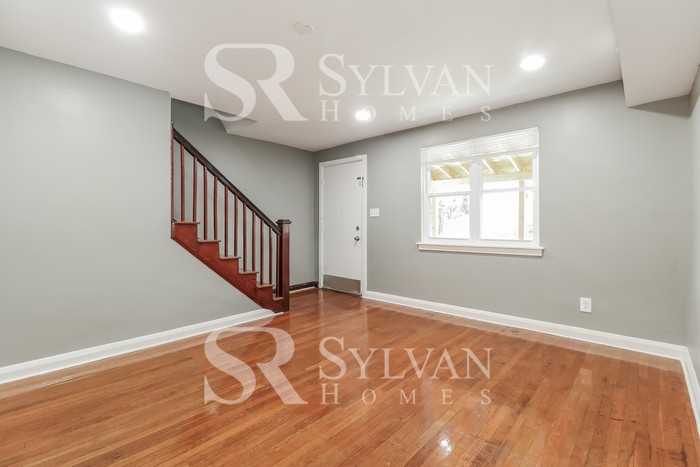 3840 8th St - Photo 3 of 16