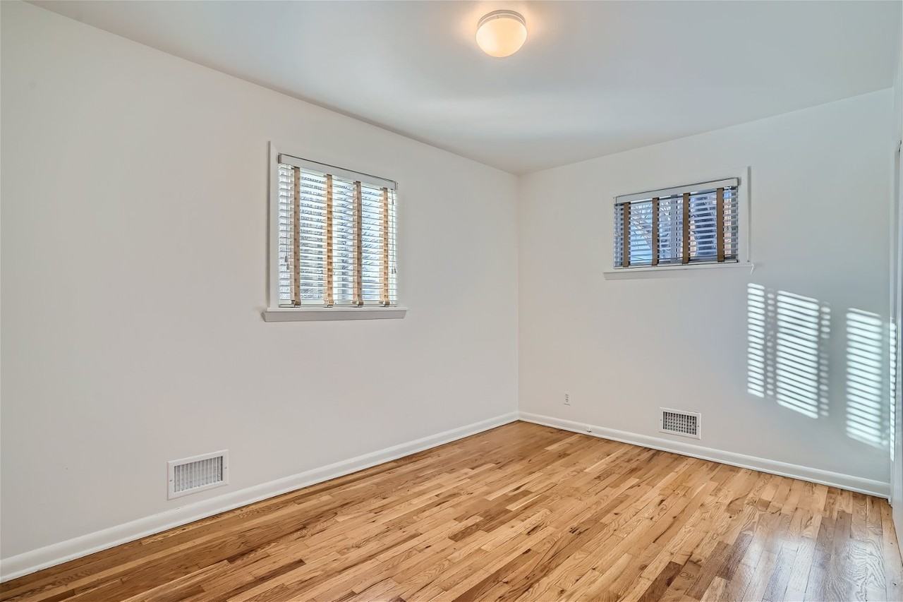 718 Tennyson St #1 - Photo 4 of 11