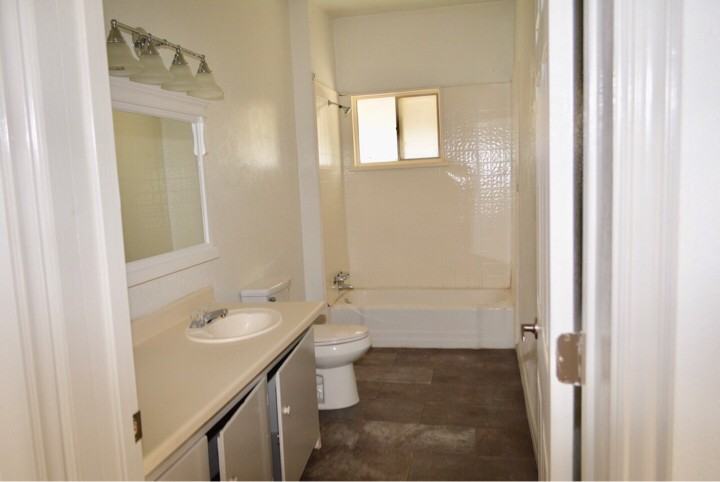 308 N Catherine St #B - Photo 7 of 10