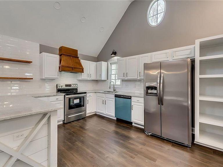 895 Frank Kirk Rd Nw #1 - Photo 2 of 20