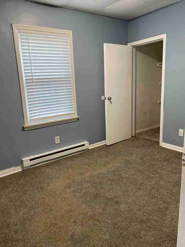 429 S Chestnut St #C - Photo 2 of 7