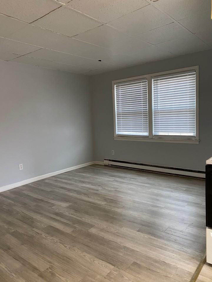 429 S Chestnut St #C - Photo 3 of 7