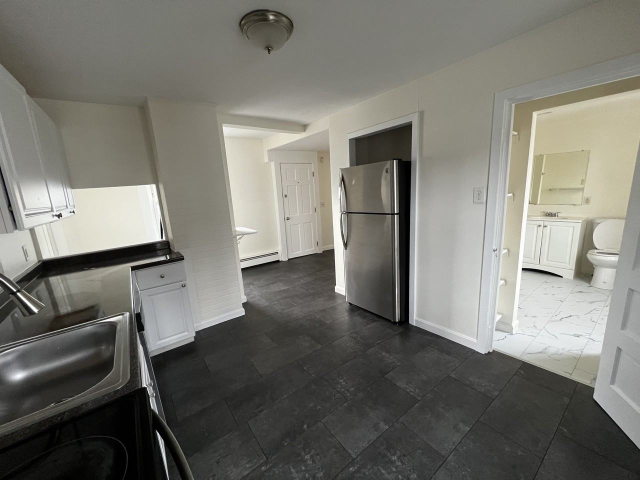 92 Pine St - Photo 3 of 12