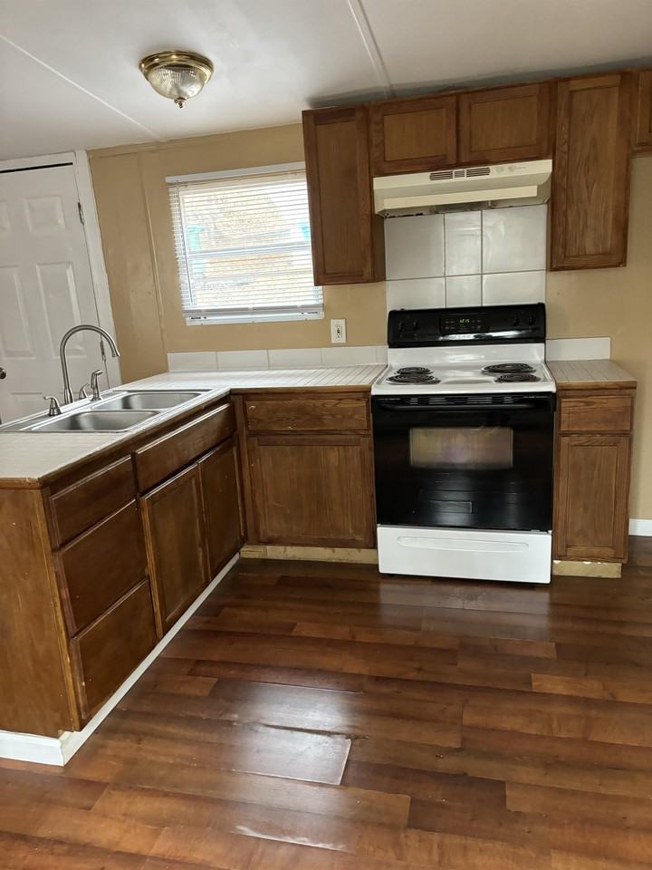 221 Cherry Tree Dr #1 - Photo 4 of 18