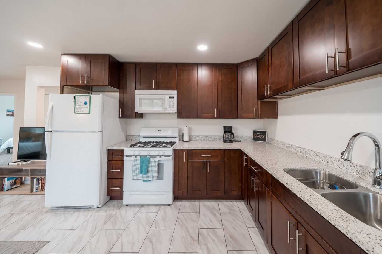 29 19th St #1 - Photo 3 of 14