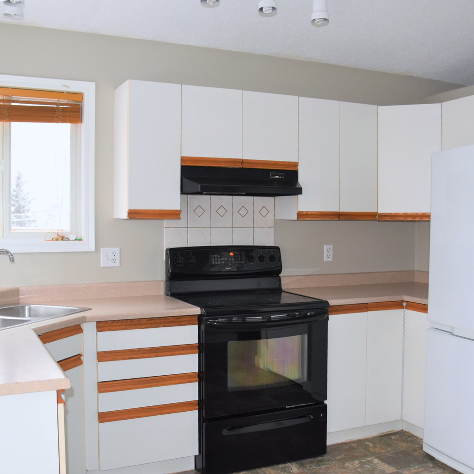 8805 103 Ave - Photo 3 of 15