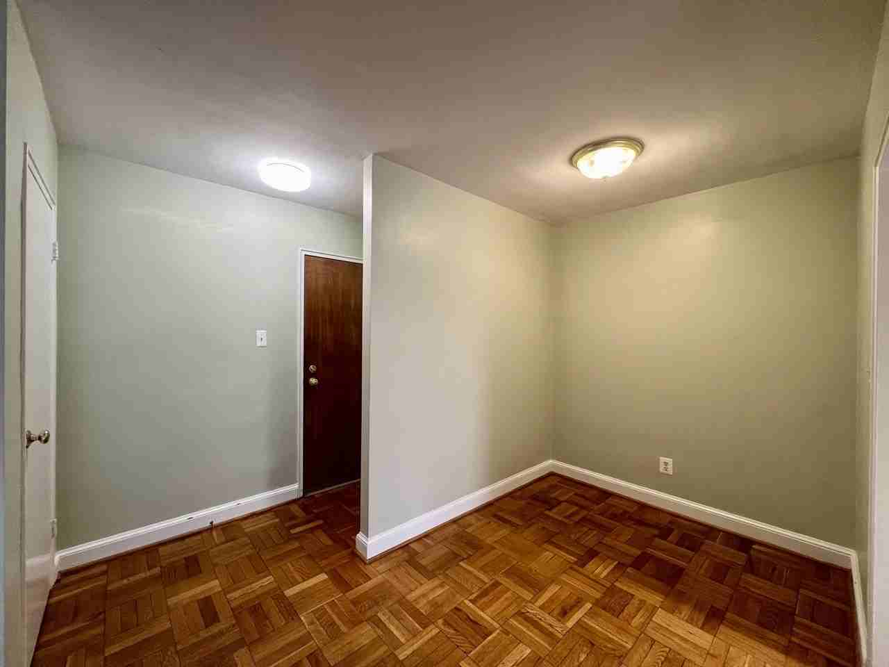 1303 N Ode St #214 - Photo 5 of 18