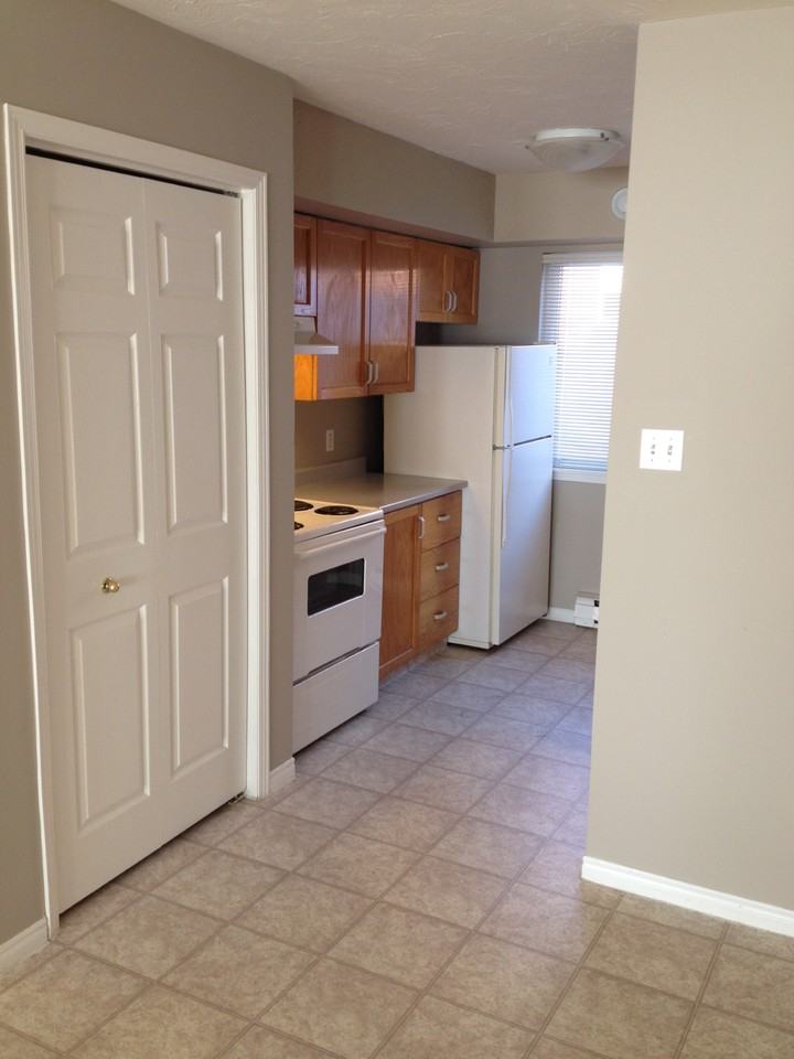 483 507 523 686 Elmwood - Photo 3 of 9