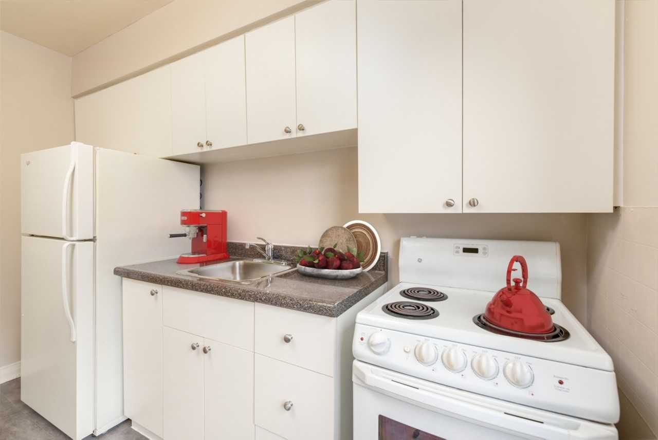 Lamoreaux Gardens Apartments 47 Strathcona Ave N, Hamilton, ON L8R