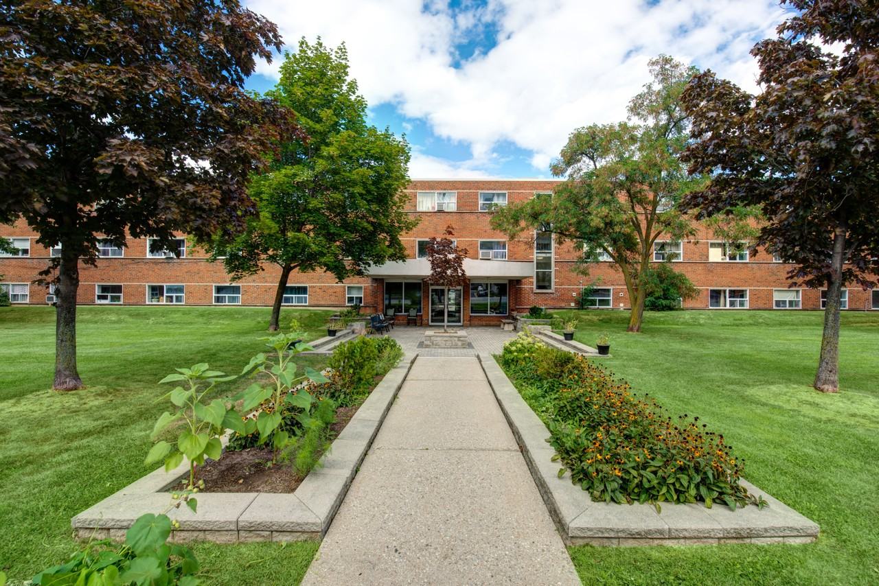 Hawk Suites - Photo 2 of 33