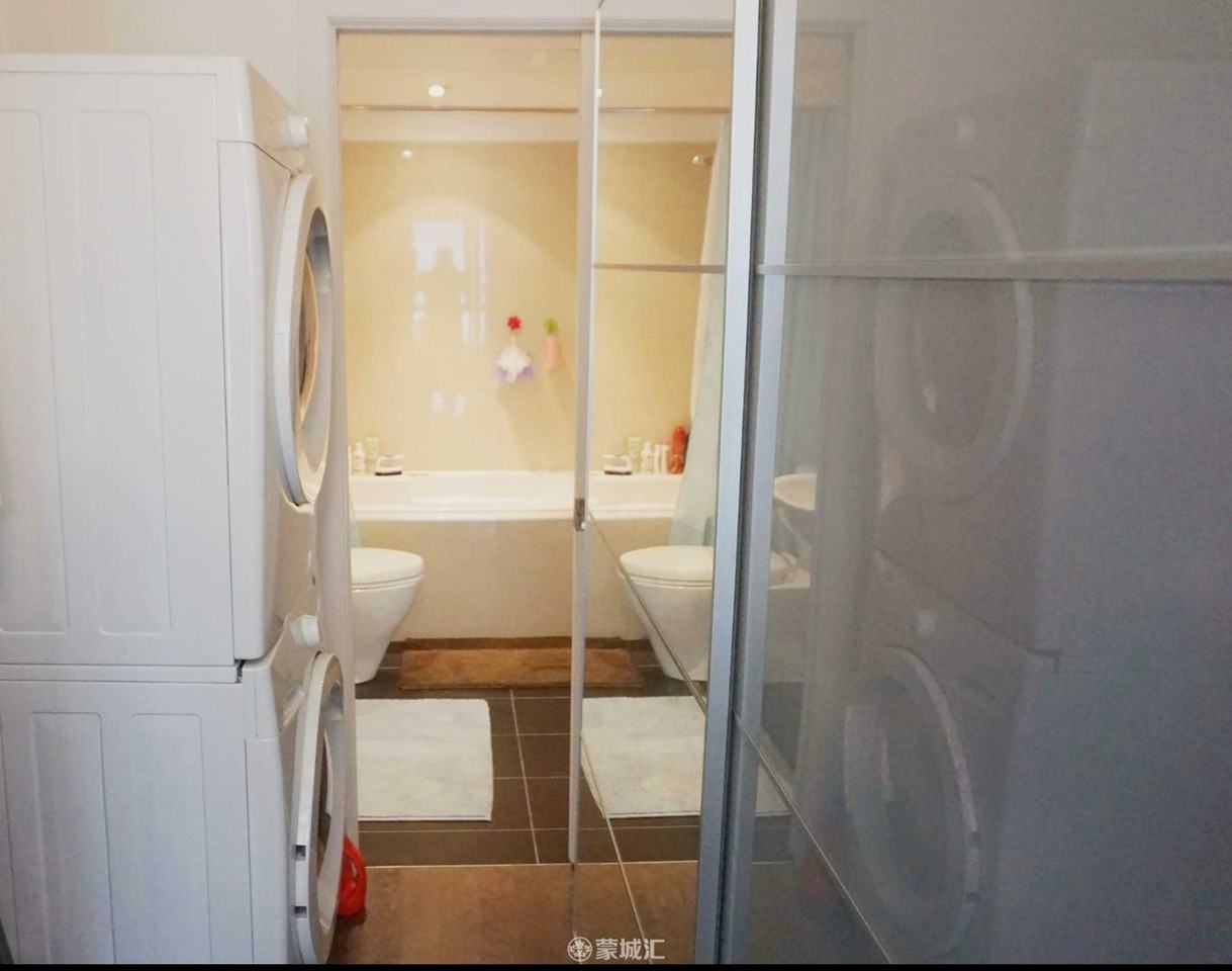 1414 Rue Chomedey - Photo 3 of 9