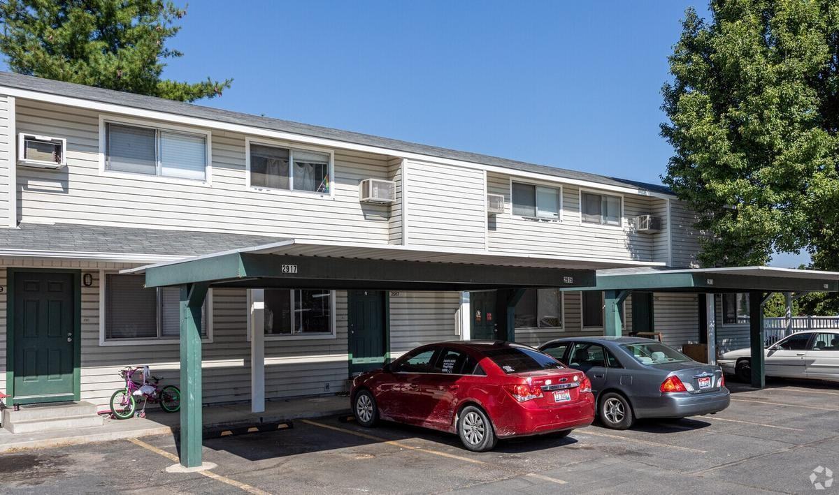 2901 S Robert Ln - Photo 5 of 30