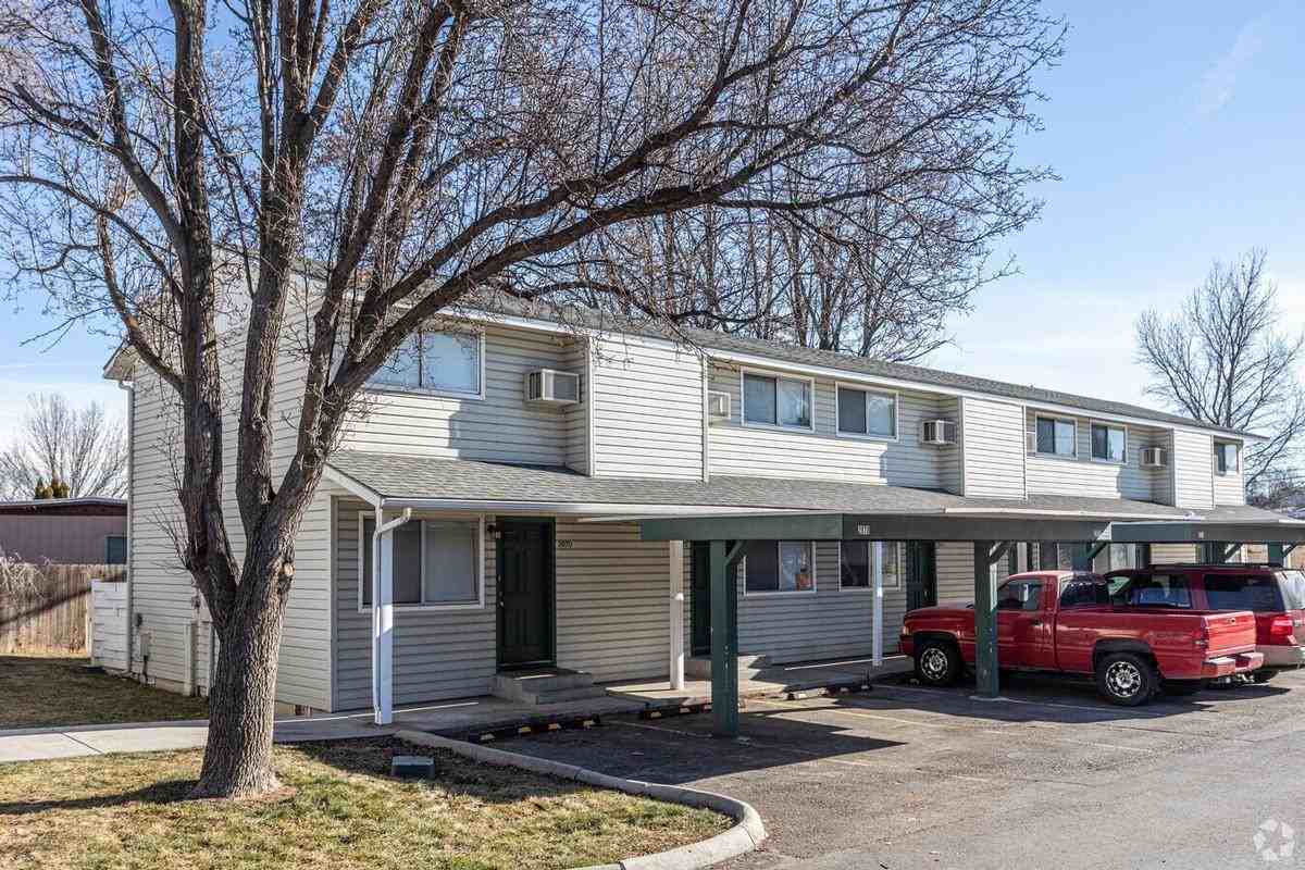 2901 South Robert Lane - Photo 5 of 30